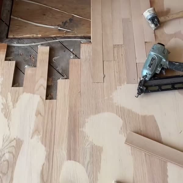 Wide-plank oak installation